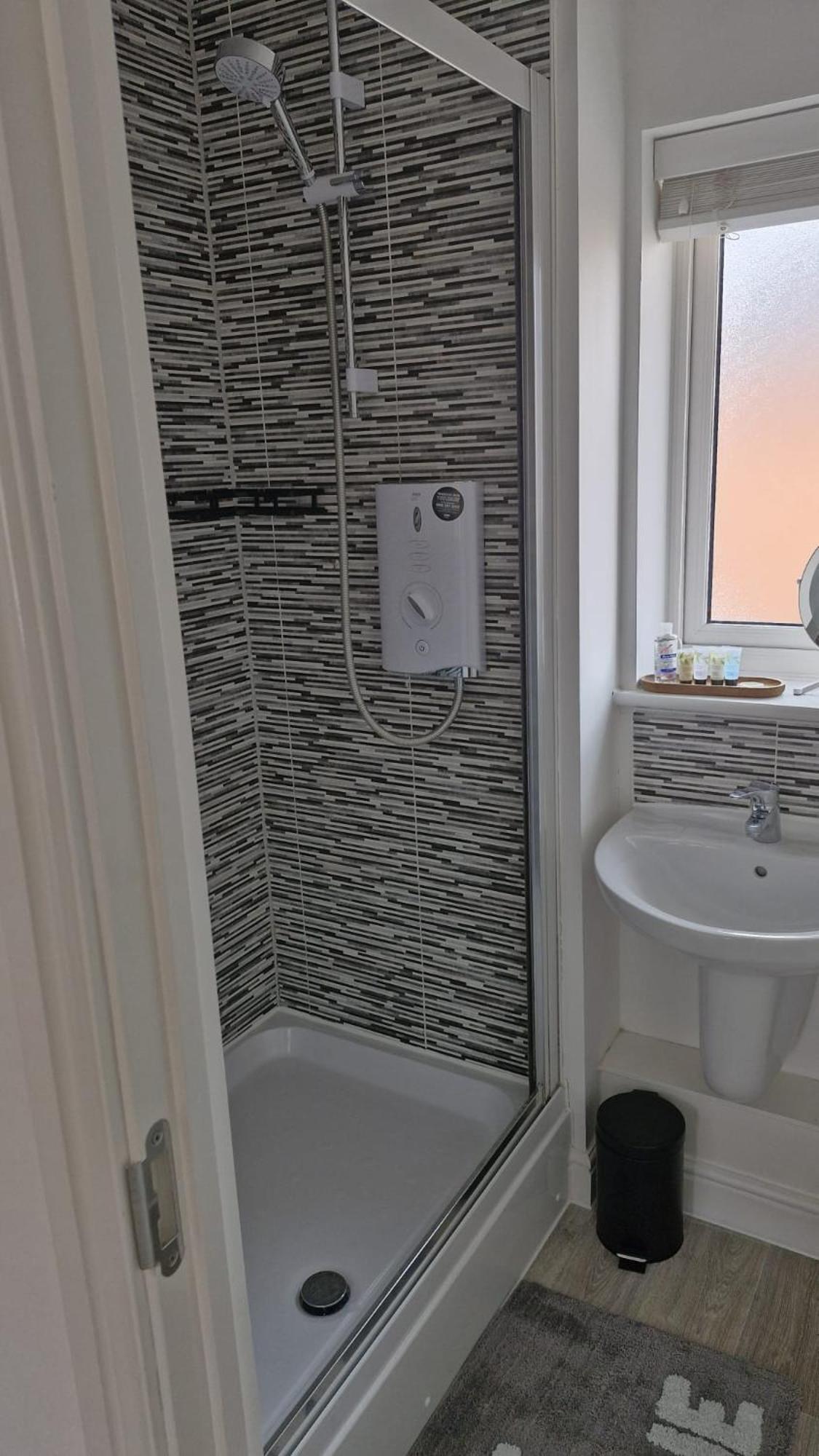 Modern Double Room With En-Suite, Parking & Fast Wifi - Close To Beach Сендгейт Екстер'єр фото